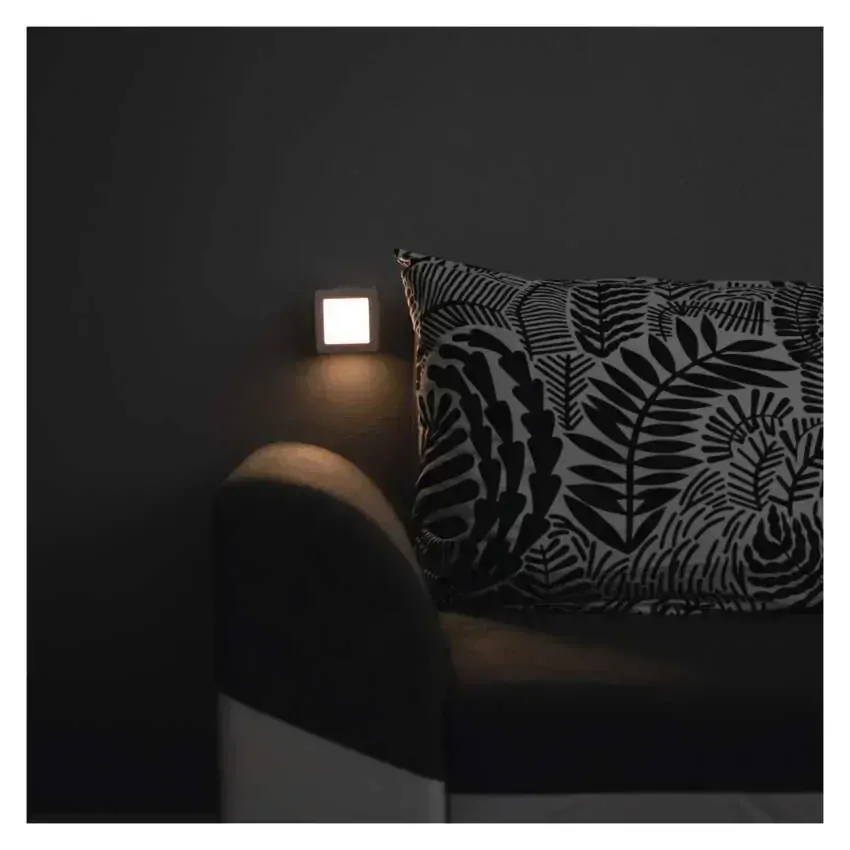 LED noční světlo s fotosenzorem