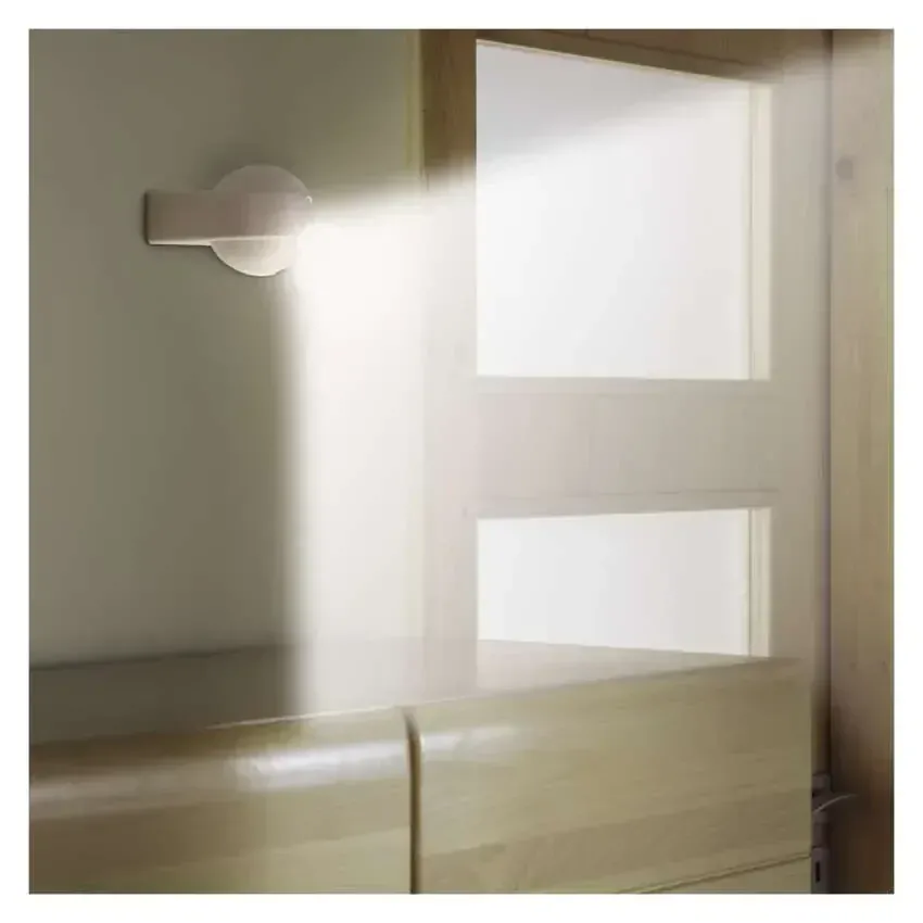 Otočné LED noční světlo